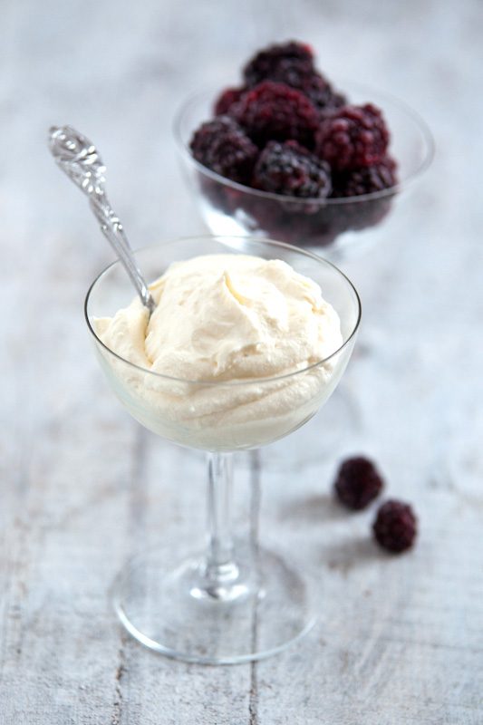 Vitmoussebjörnbär 1