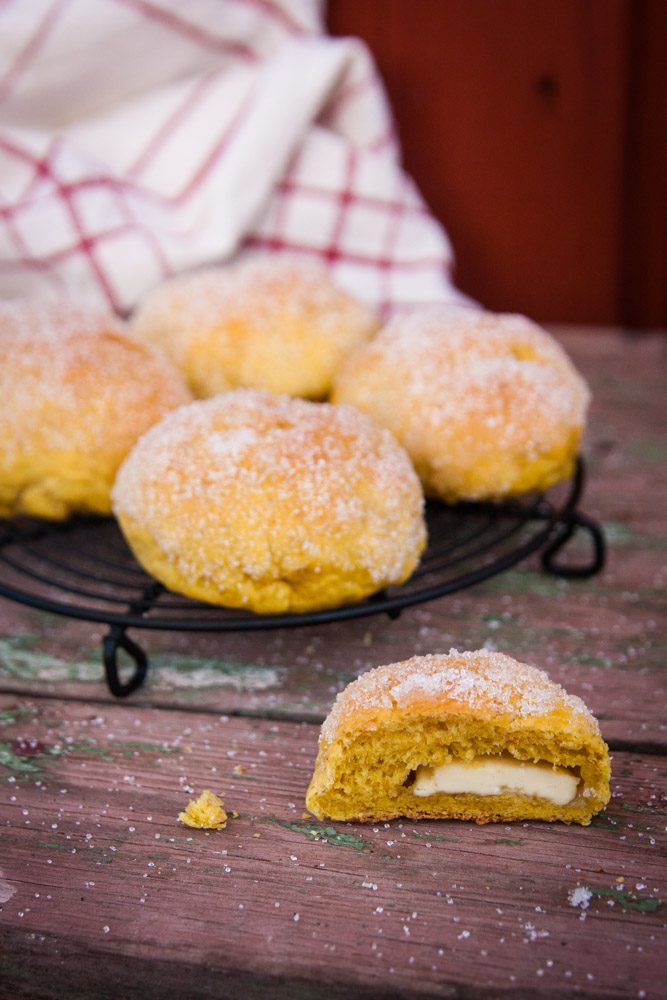 Saffransbullar med vit choklad