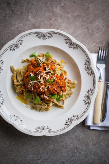 köttfärsås med linser och morötter