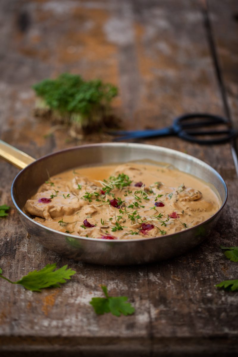 gryta med fläskkotletter och svamp