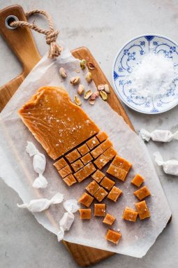 gräddkola med brynt smör