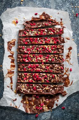 nyttig rocky road med mörk choklad nötter