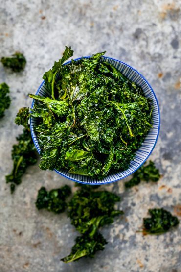 hemgjorda grönkålschips