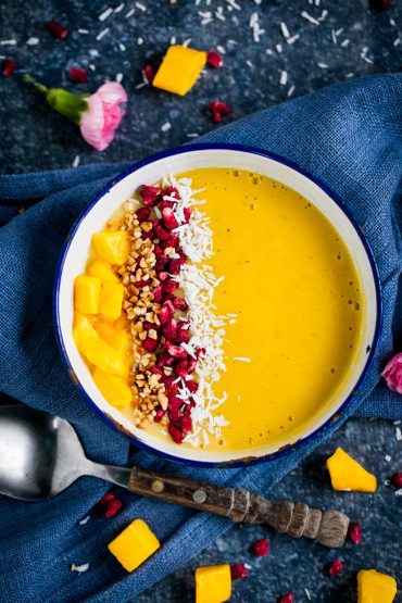 smoothie bowl med mango mellanmål