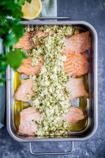 lax i ugn med fetaost pesto