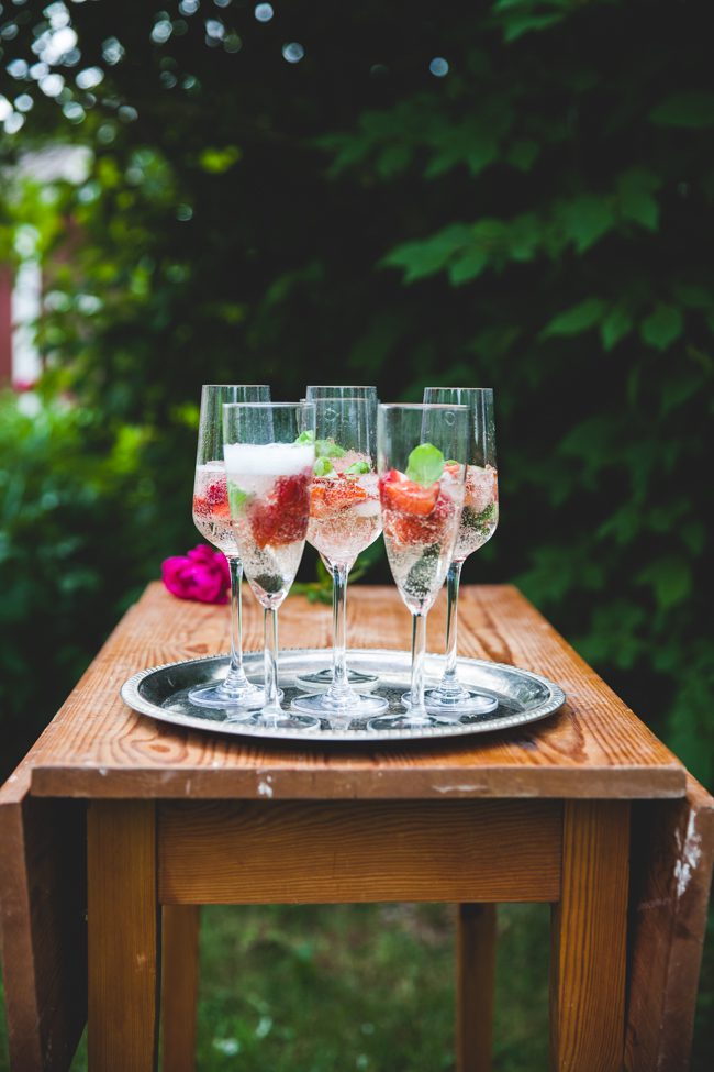 cava, prosecco, champagne, is