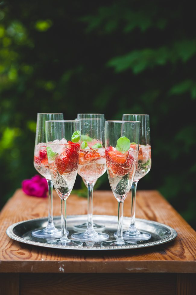 cava, prosecco, champagne, is