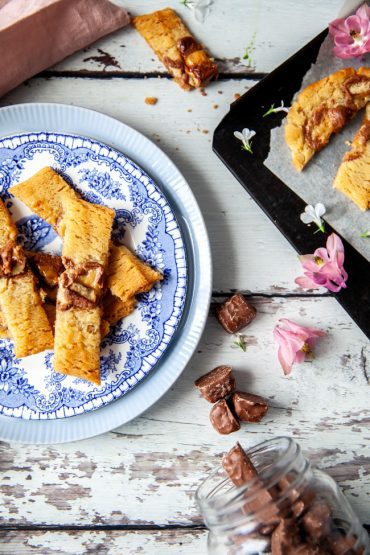 sirapskakor, baka , småkakor, kolasnittar