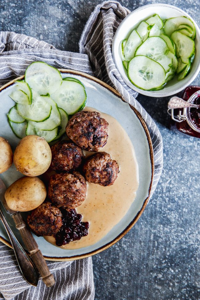 Köttbullar med gräddsås