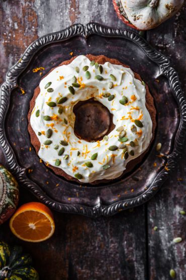 mjuk pumpakaka med apelsinfrosting