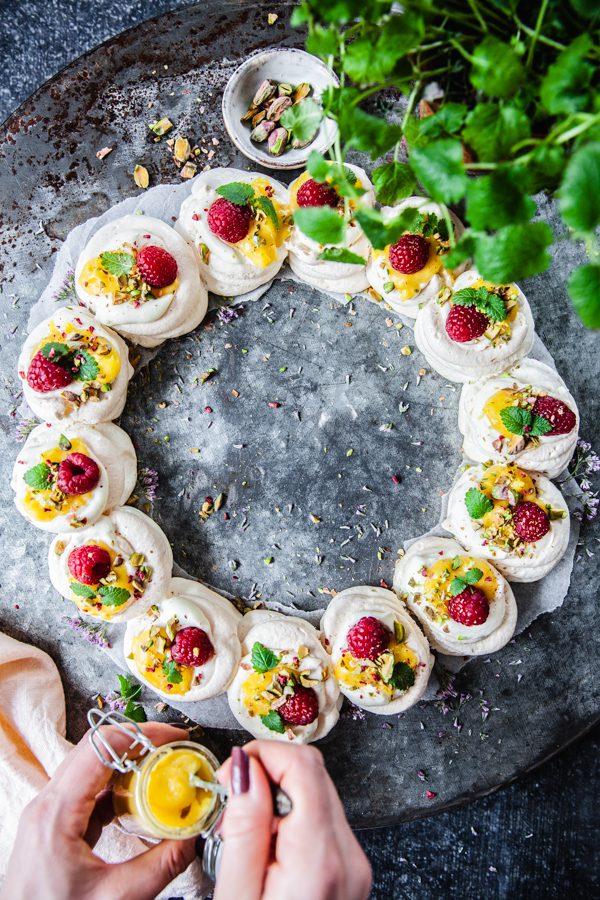 pavlova, pavlovakrans, fågelbon