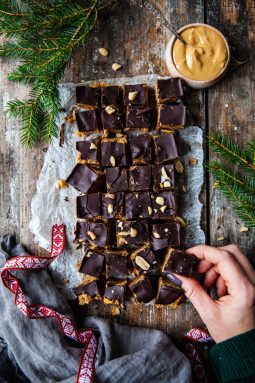 snickersrutor, snickersbitar, jordnötsbitar, jordnötsrutor