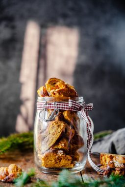 skorpor på torrt bröd