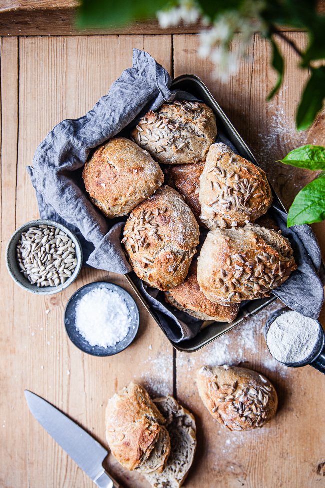 Kalljästa frallor med solrosfrön