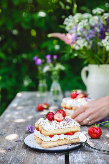 Tiramisu med jordgubbar och choklad