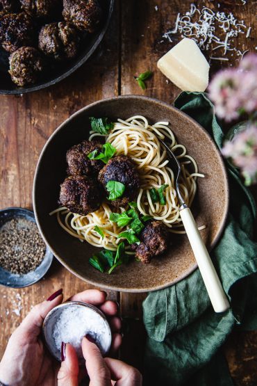 köttbullar, italienska köttbullar, saftiga köttbullar