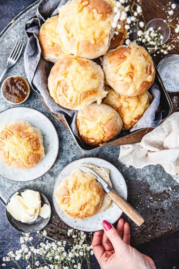 Ostfrallor, ostbullar, ostbröd,