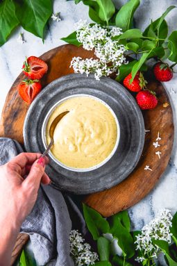 vaniljsås, hemgjord vaniljkräm, kokad vaniljsås, vaniljkräm till tårta, vaniljkräm till paj