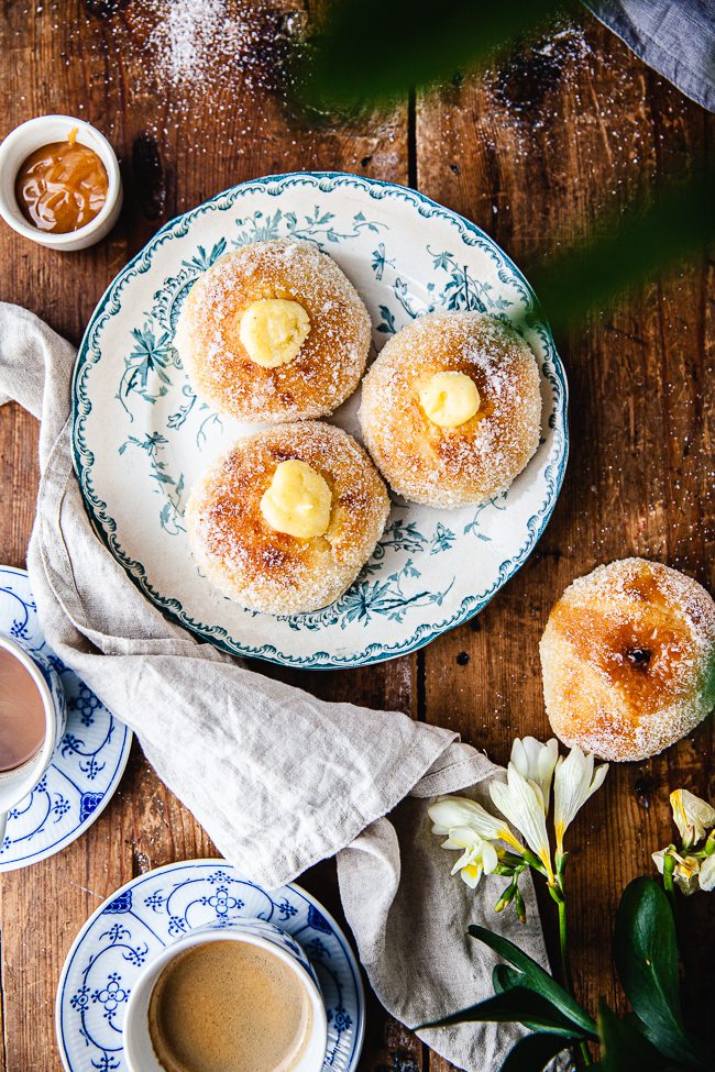solskensbullar, bullar med vaniljkräm, sockerbullar