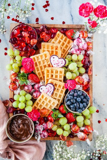 valentines day board, alla hjärtans dag bricka, fruktfat, våfflor