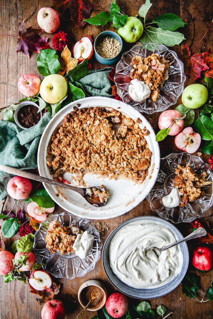 appelparårörd vaniljsås, rårörd vaniljkräm, äppelpaj, knäckig äppelpaj, smulpaj