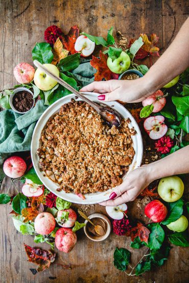 appelparårörd vaniljsås, rårörd vaniljkräm, äppelpaj, knäckig äppelpaj, smulpaj