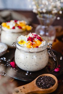 Overnight oats mango och kokosmjölk